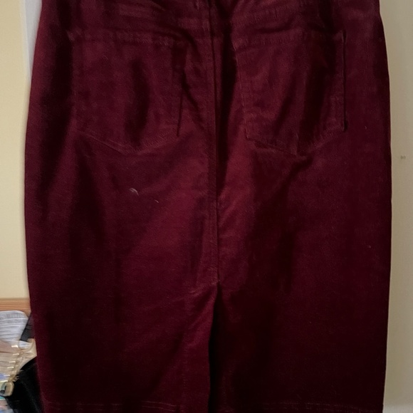 Burgundy Corduroy skirt size 6 - Picture 3 of 3